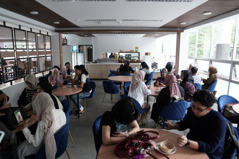 Nongkrong Saat Kuliah